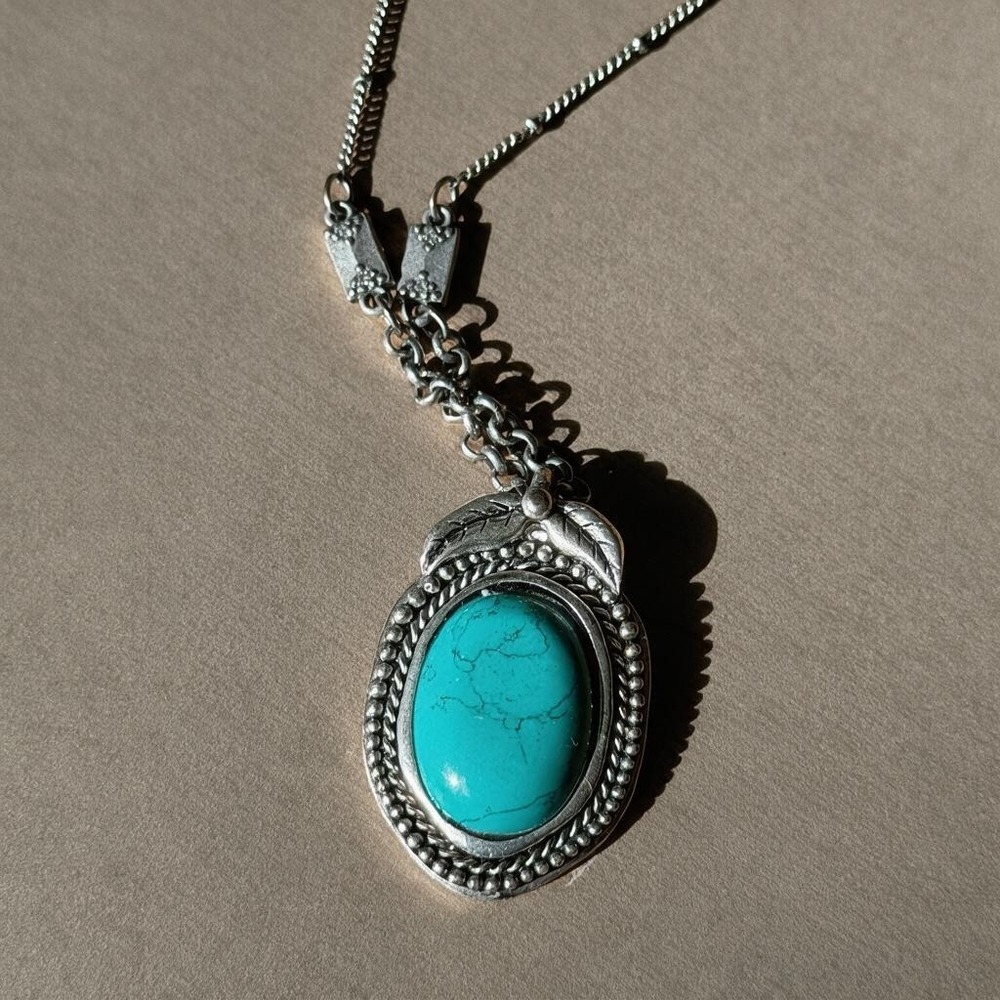 Vintage 1928 Jewelry Turquoise Cabochon Pendant Necklace Silver Tone Estate